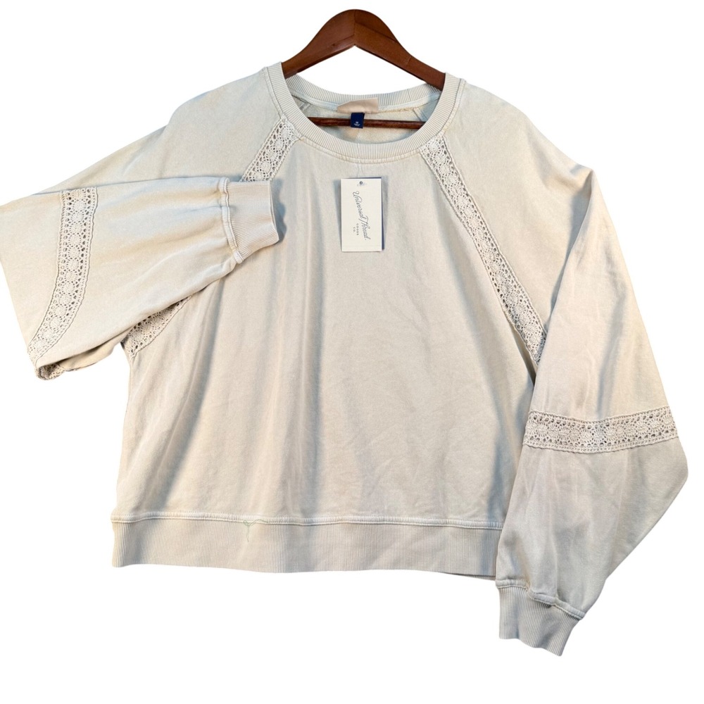 Universal Thread Womens Tan Crochet Lace Trim Sweatshirt Size M NWT